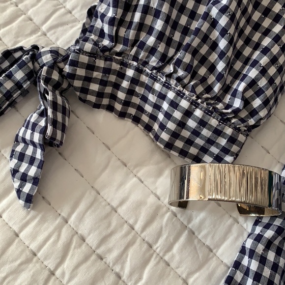 ✨2/$20✨ Classic TOMMY HILFIGER | Navy Gingham tie front top - Picture 5 of 10